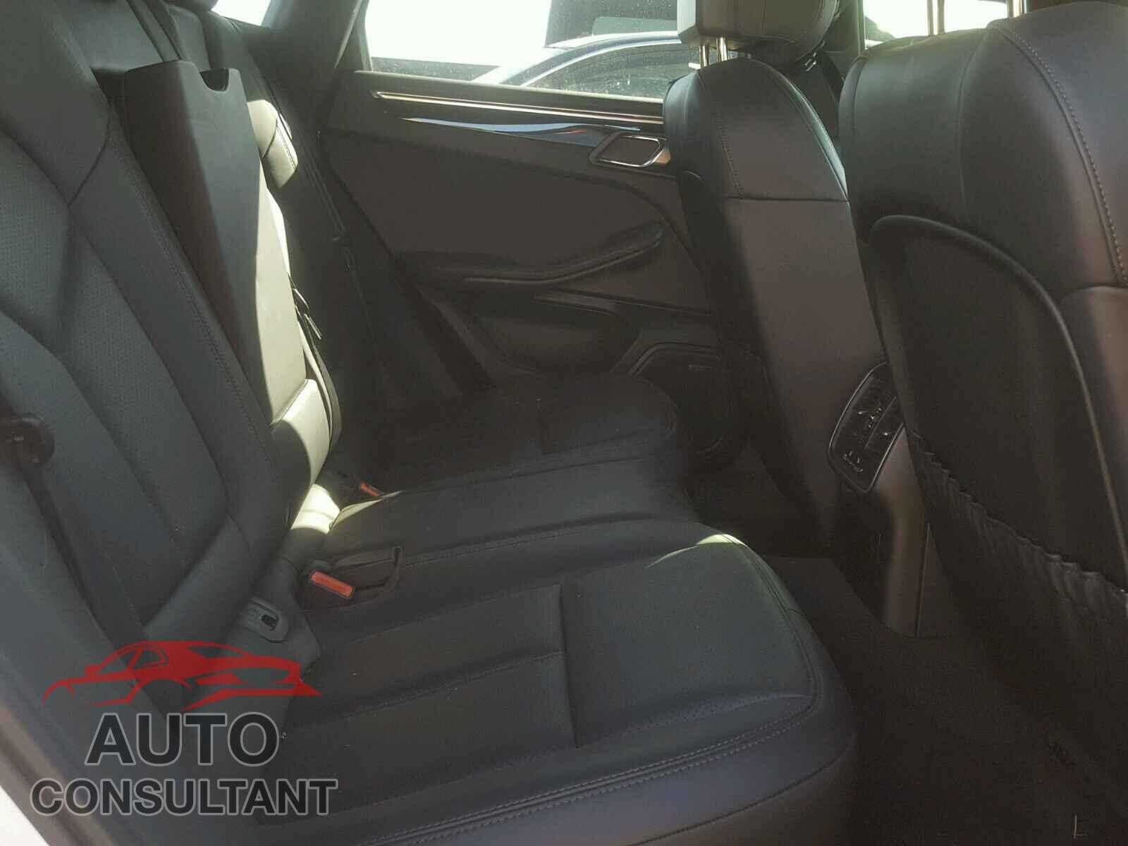PORSCHE MACAN 2015 - WP1AB2A58FLB62369