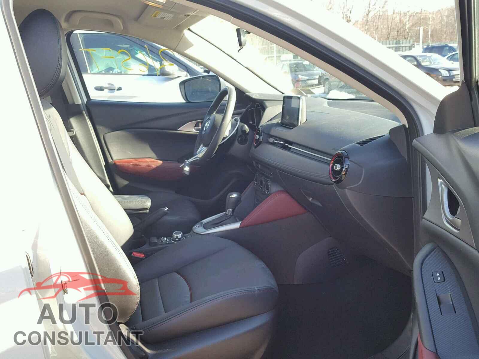 MAZDA CX-3 2017 - JM1DKFC76H0173623