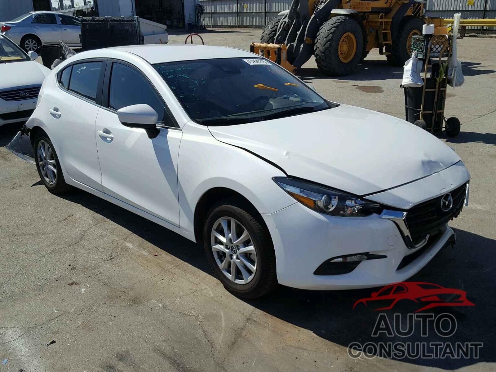 MAZDA 3 2018 - 3MZBN1U77JM183190