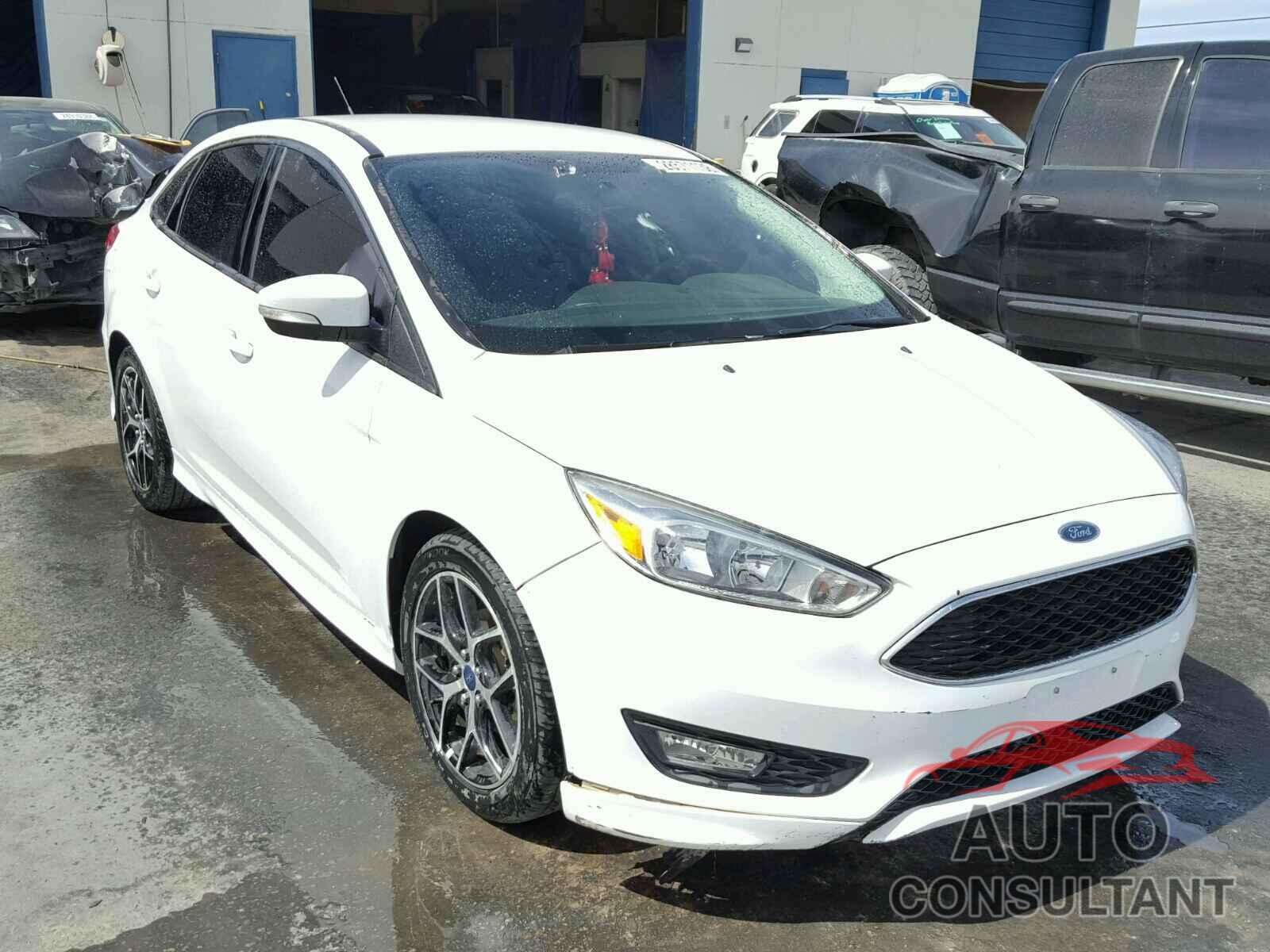 FORD FOCUS 2015 - 1FADP3F26FL334103