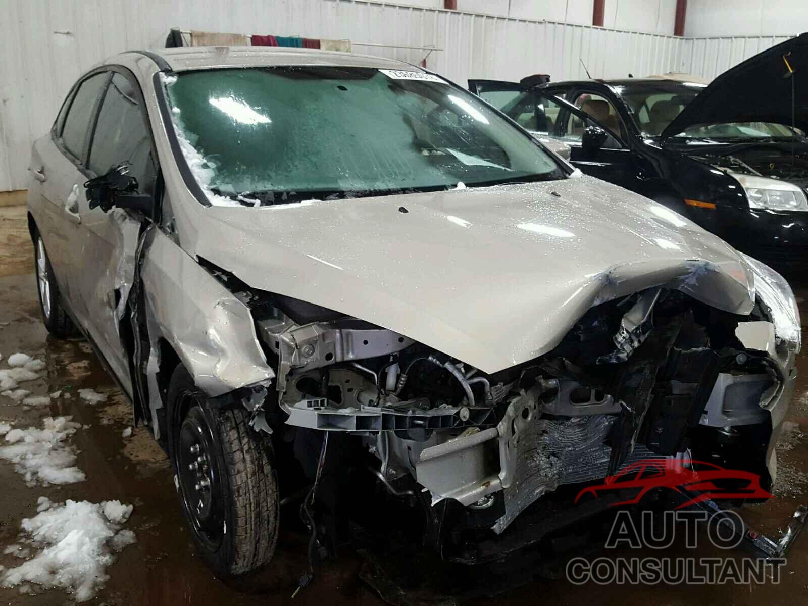 FORD FOCUS 2015 - 1FADP3F24FL384353