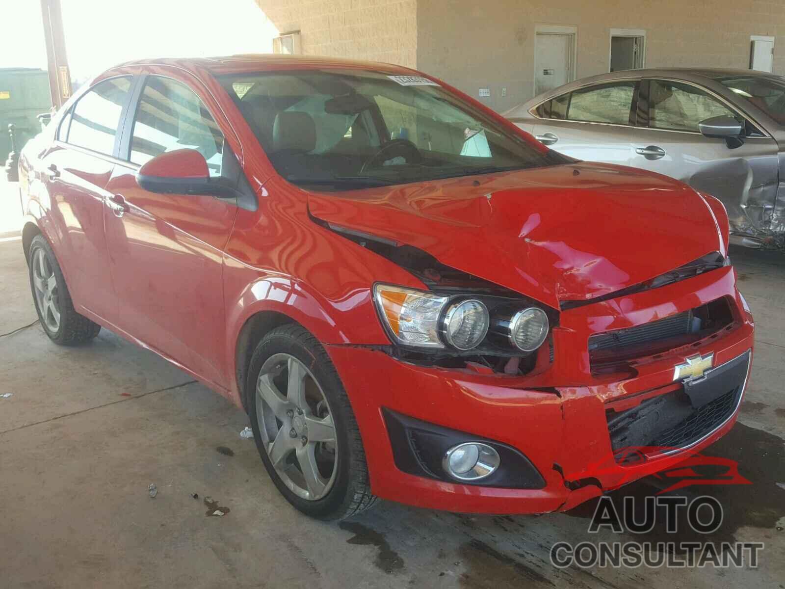 CHEVROLET SONIC 2015 - 1G1JE5SB6F4118811