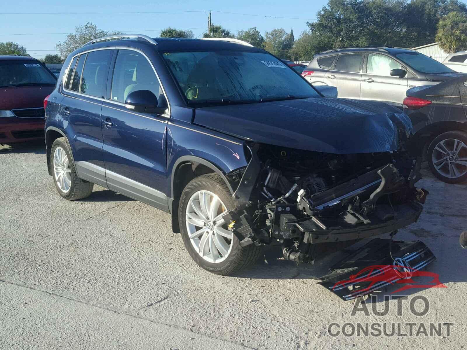 VOLKSWAGEN TIGUAN 2015 - WVGAV7AX1FW565269