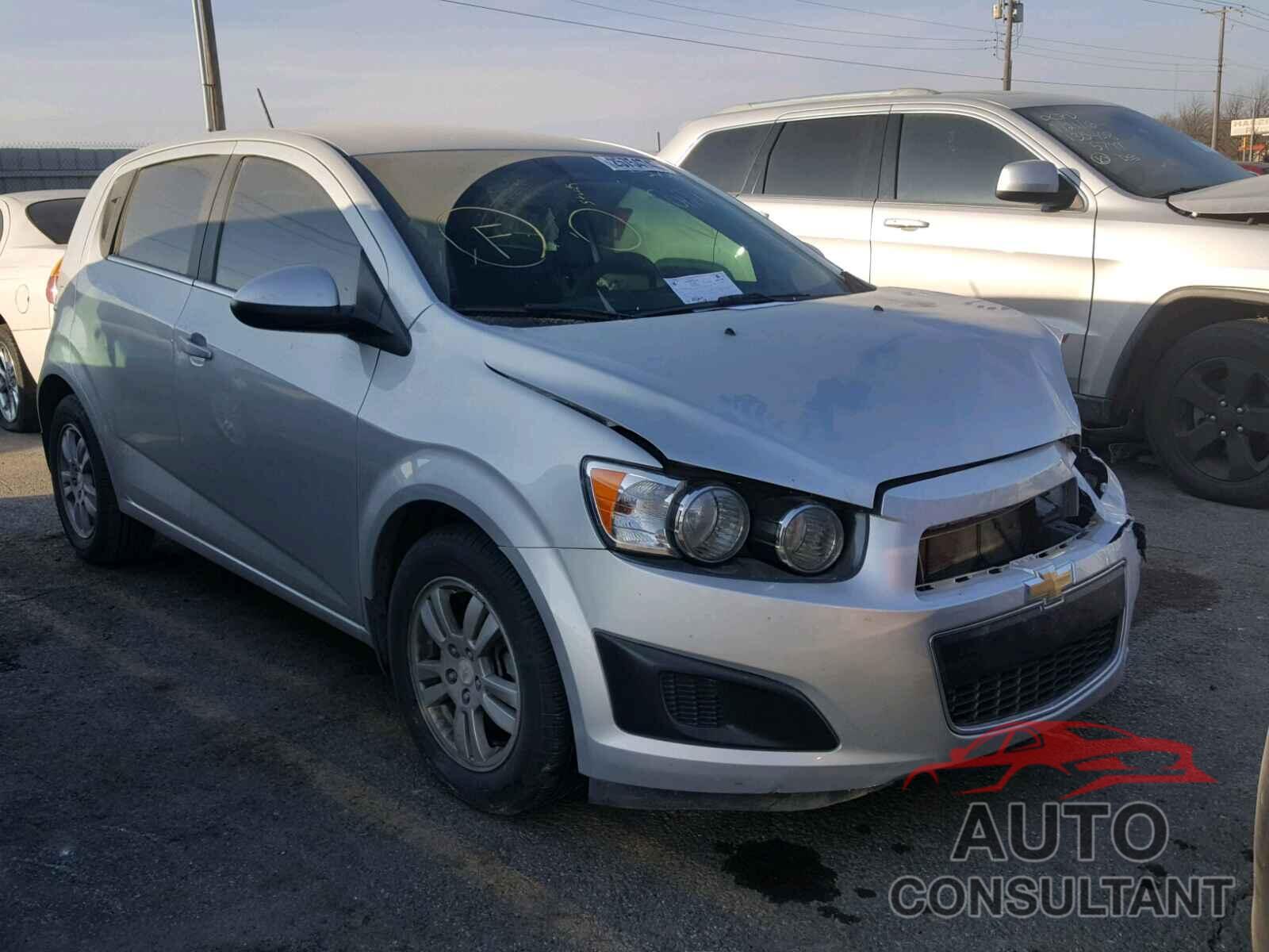 CHEVROLET SONIC 2015 - 1G1JC6SH7F4126660