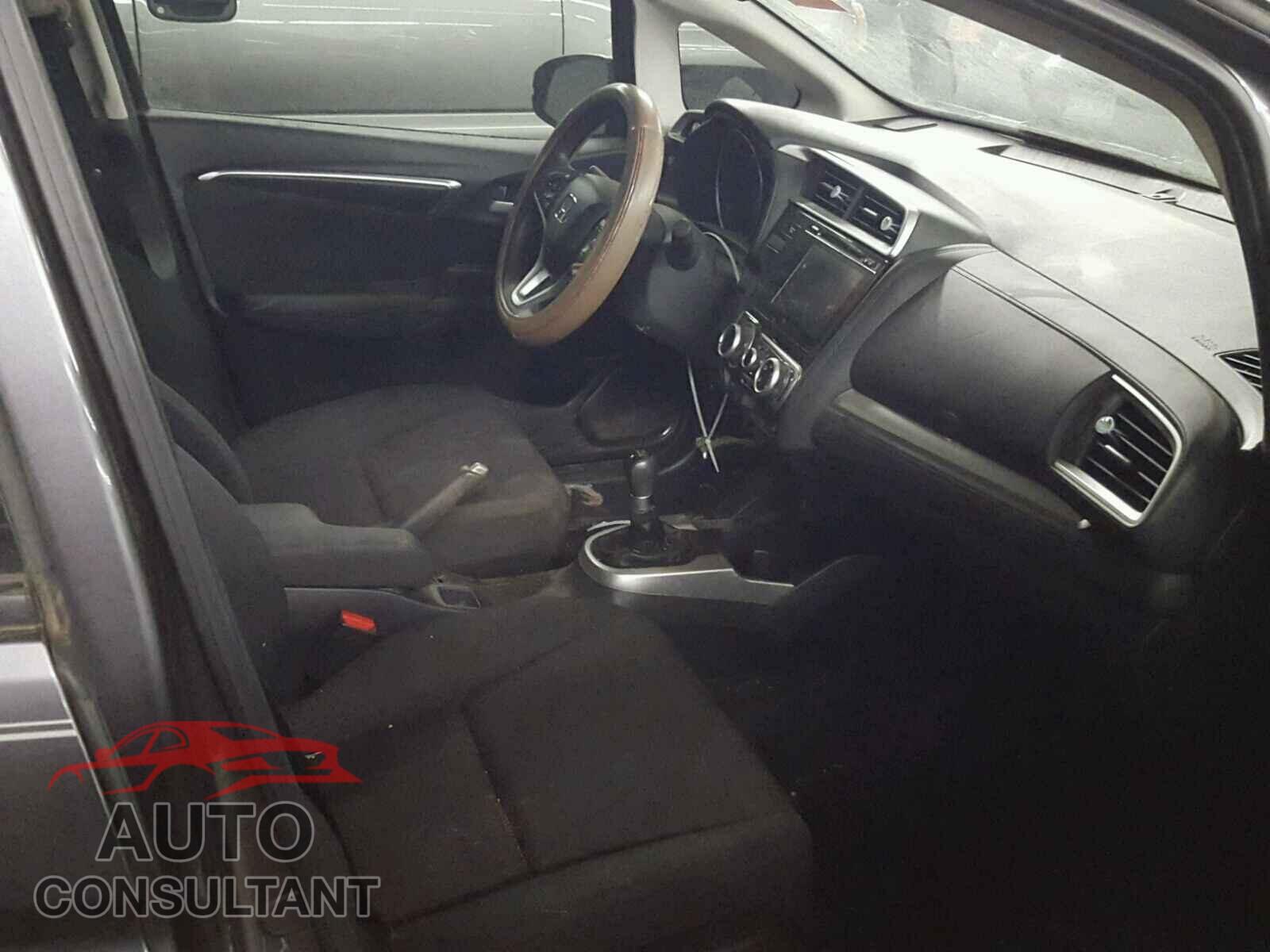 HONDA FIT 2015 - 3HGGK5G87FM775565
