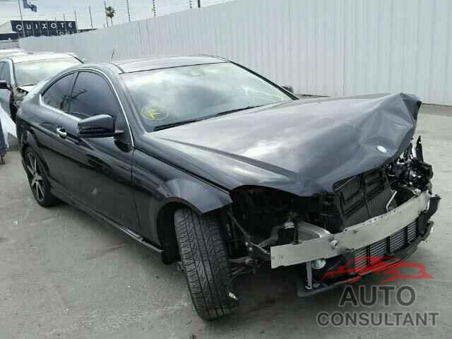 MERCEDES-BENZ C250 2015 - WDDGJ4HB6FG368343