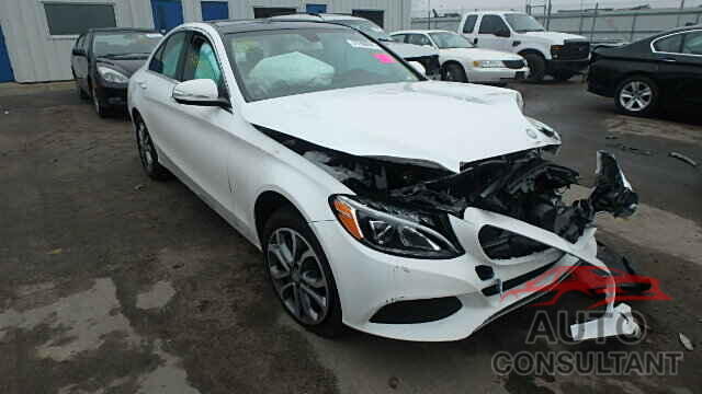 MERCEDES-BENZ C300 2015 - 55SWF4KB4FU025586