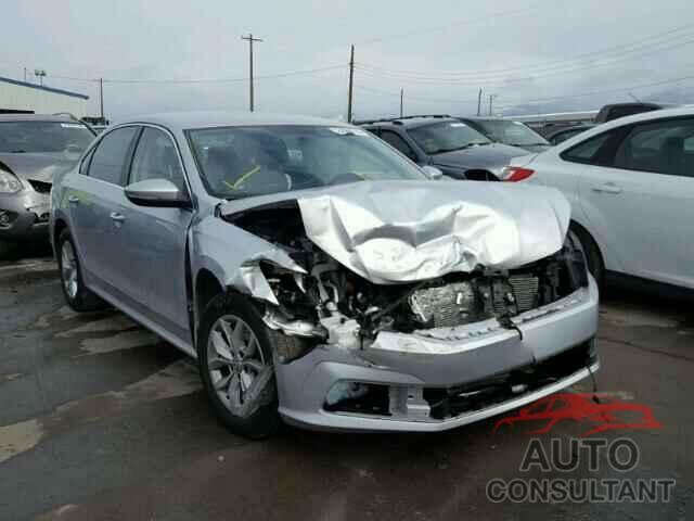 VOLKSWAGEN PASSAT 2017 - 1VWAT7A37HC049121