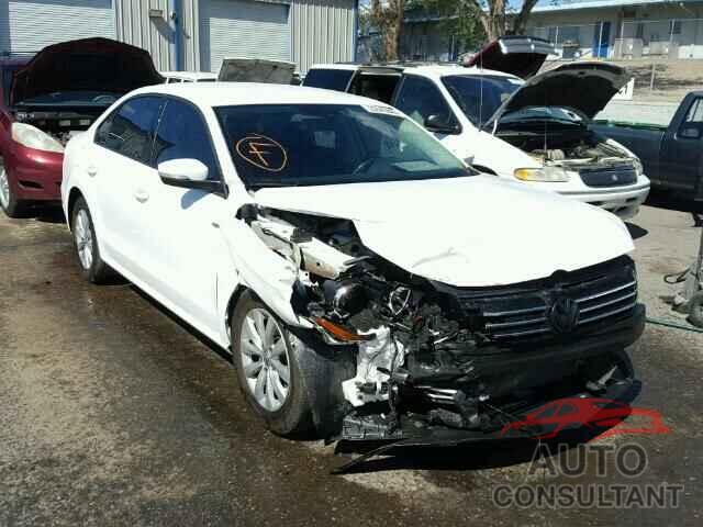 VOLKSWAGEN PASSAT 2015 - 1VWAT7A37FC020490