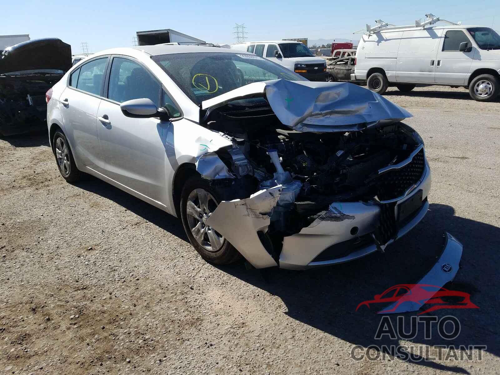 KIA FORTE 2018 - 3KPFK4A73JE238425