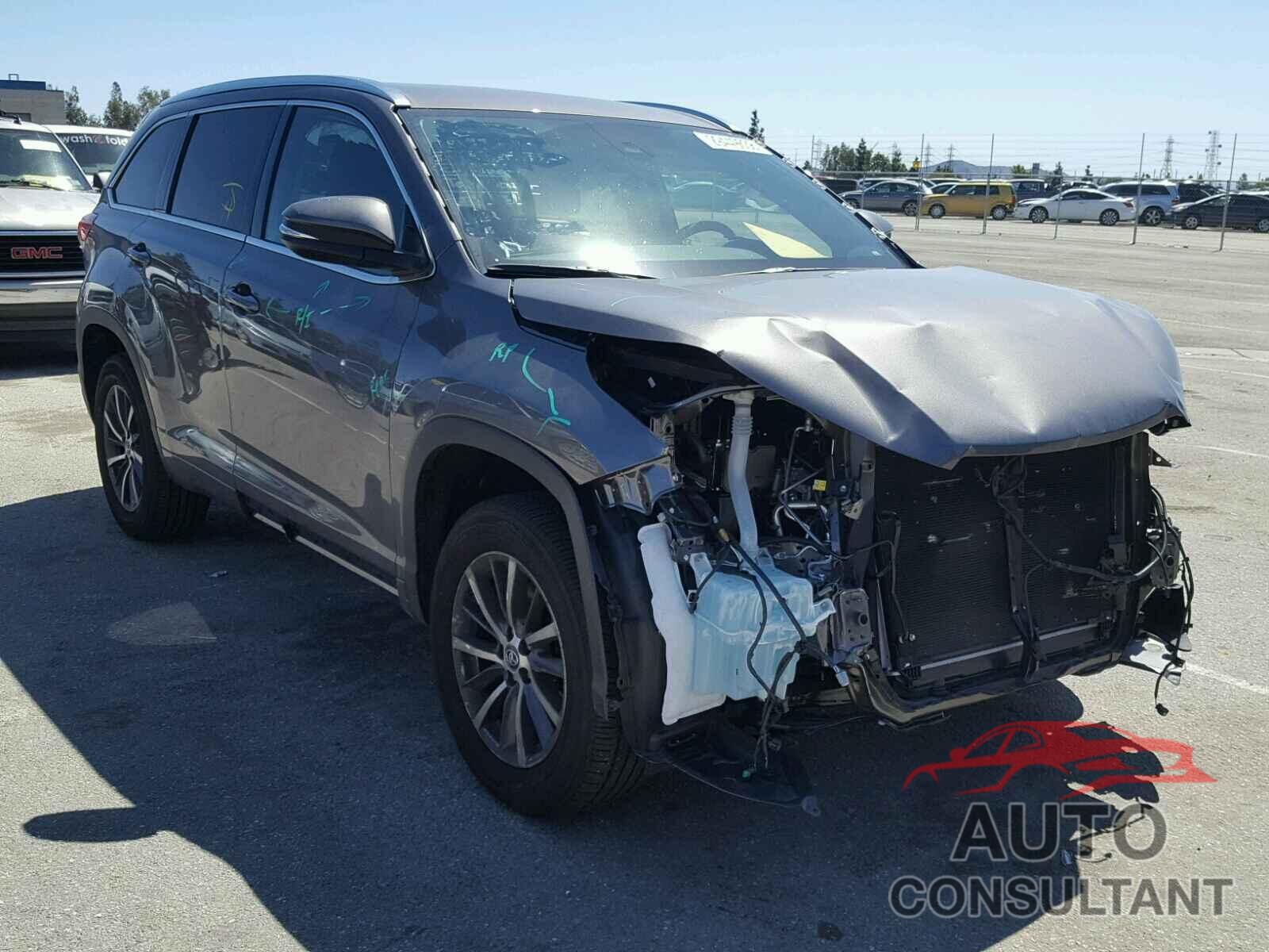 TOYOTA HIGHLANDER 2018 - 5TDKZRFH0JS529012