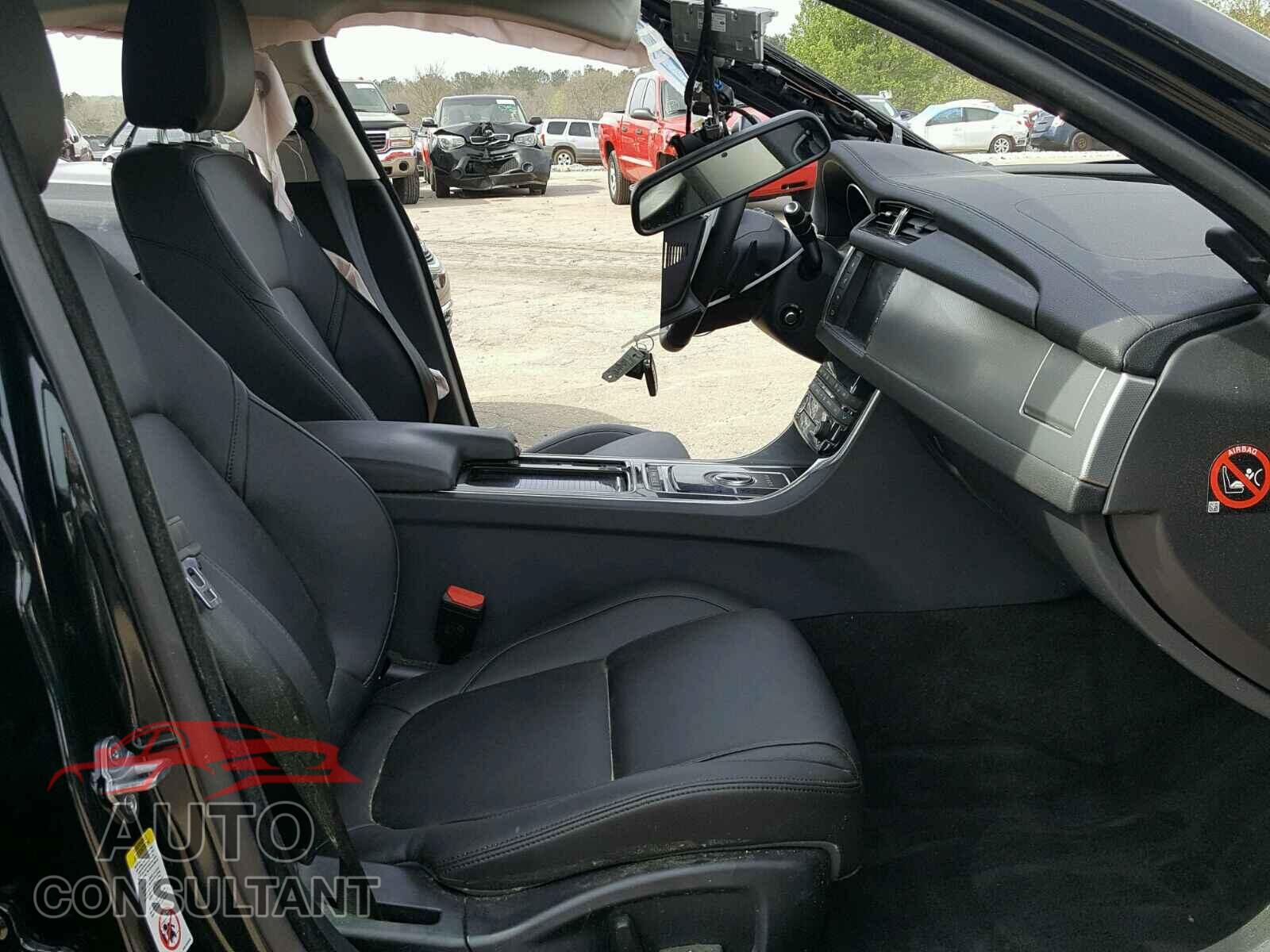 JAGUAR XF 2017 - SAJBD4BVXHCY35533