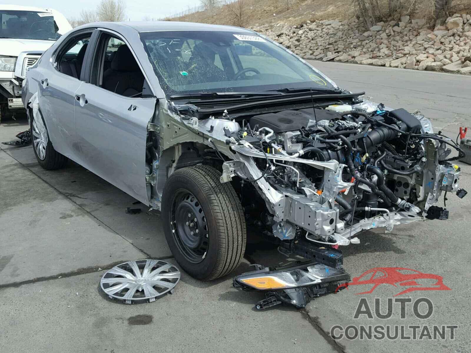 TOYOTA CAMRY 2018 - 4T1B31HK6JU501184