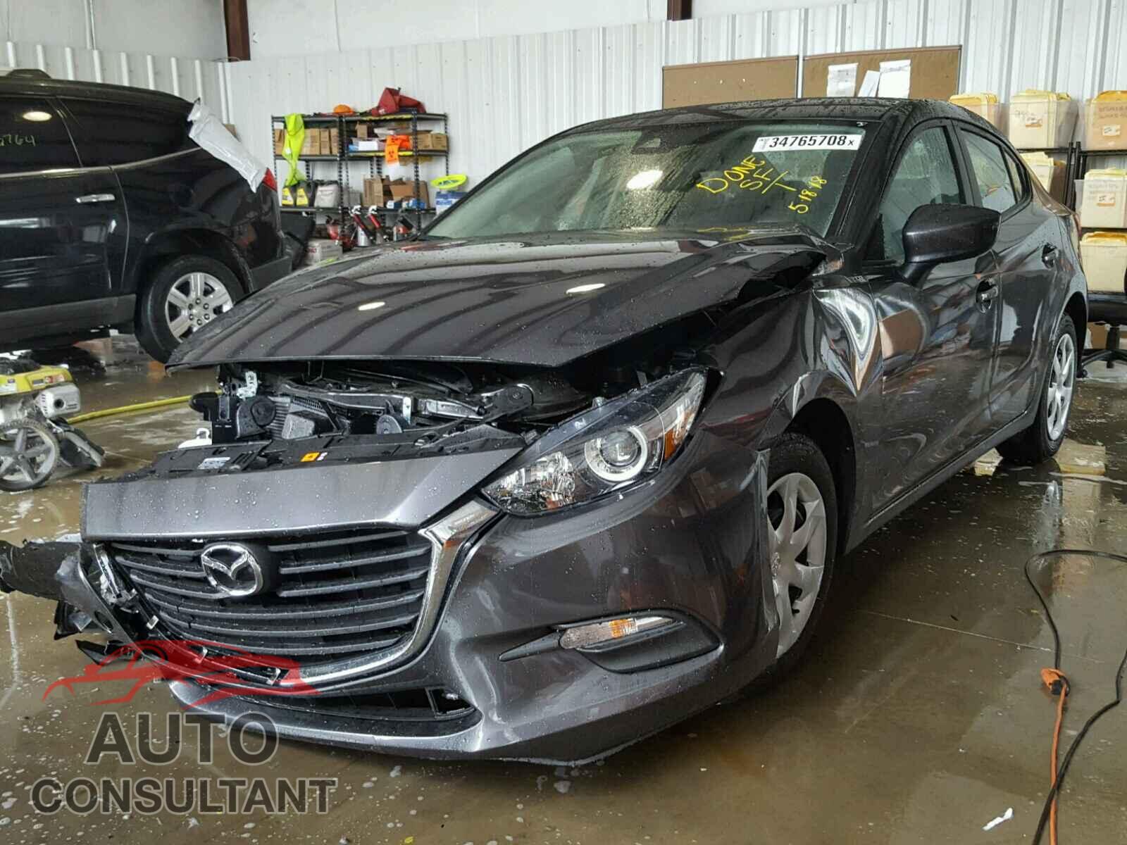 MAZDA 3 2018 - 3MZBN1U75JM196830