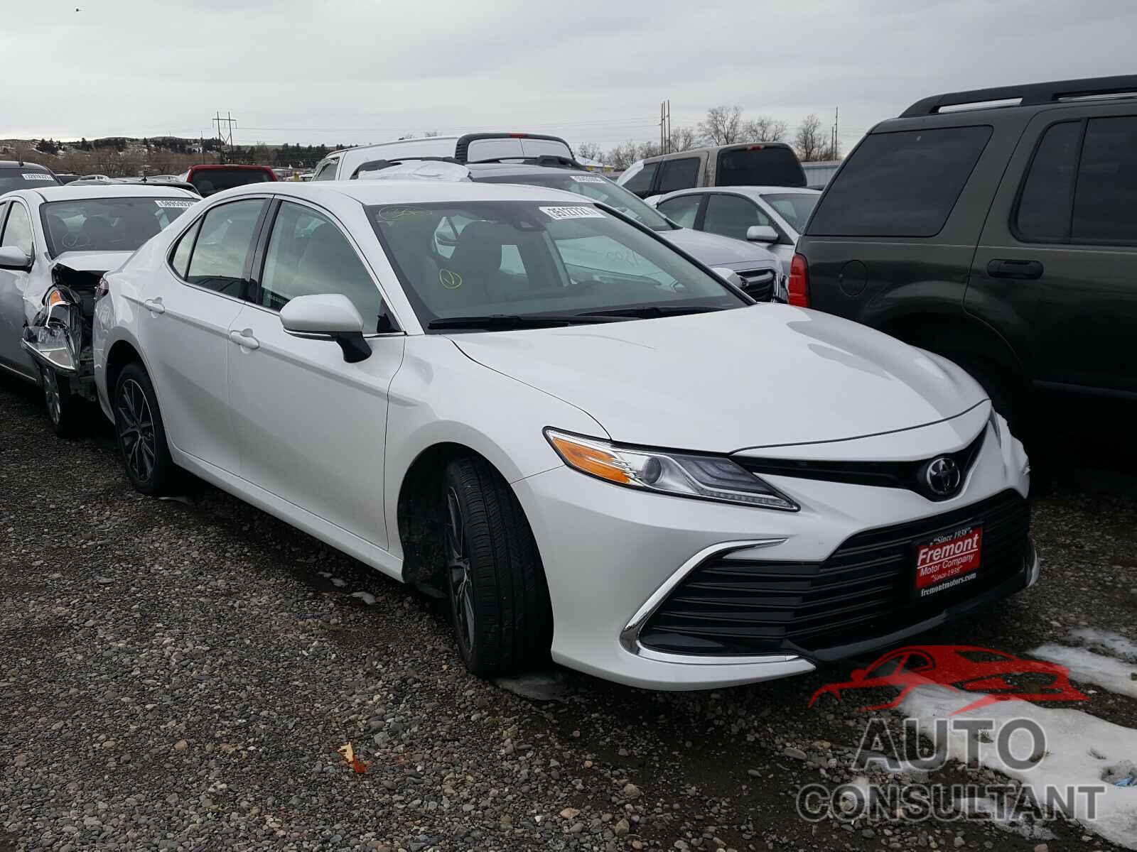 TOYOTA CAMRY 2021 - 4T1F11BK1MU019937