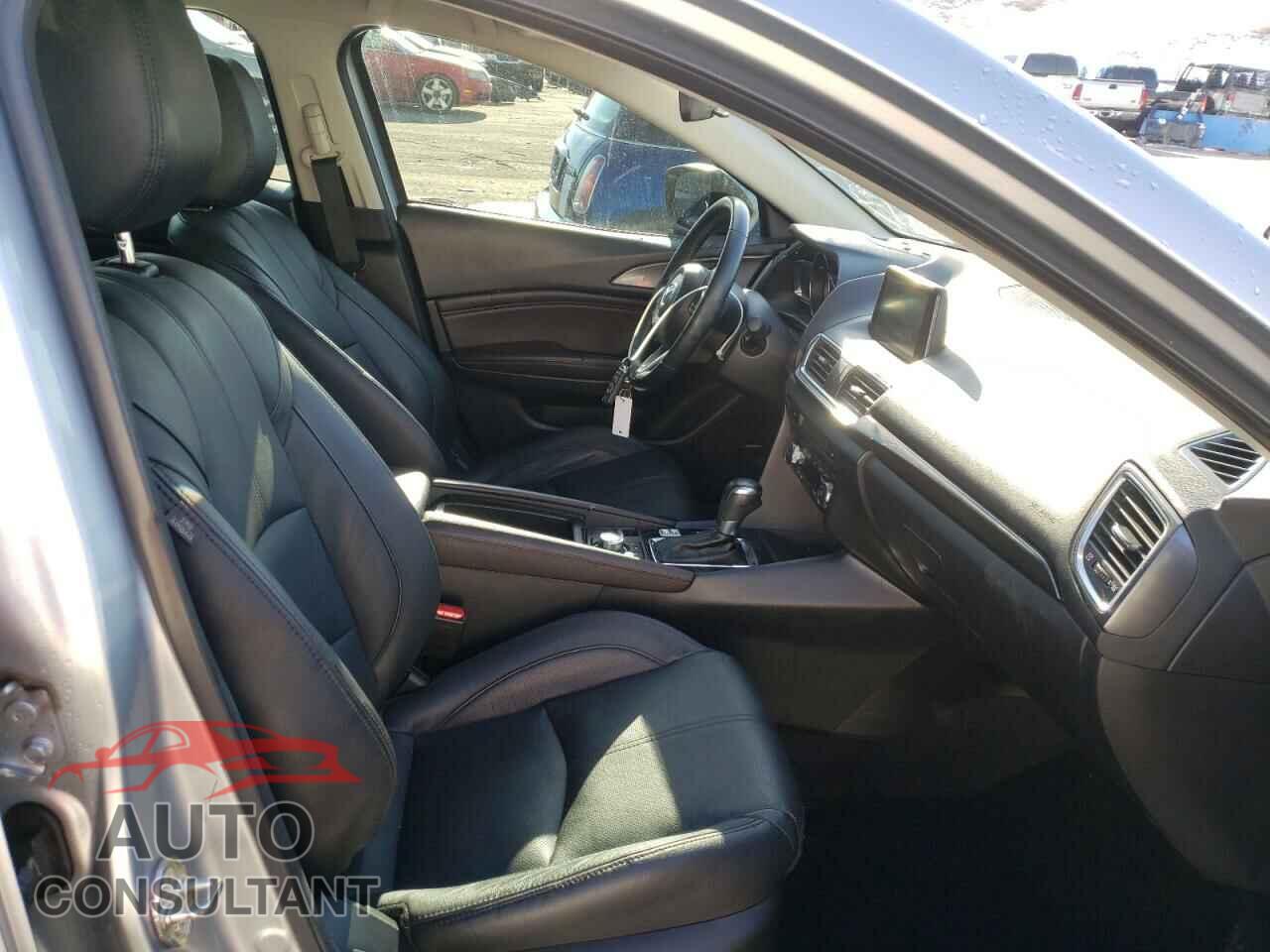 MAZDA 3 2017 - 3MZBN1W34HM141483
