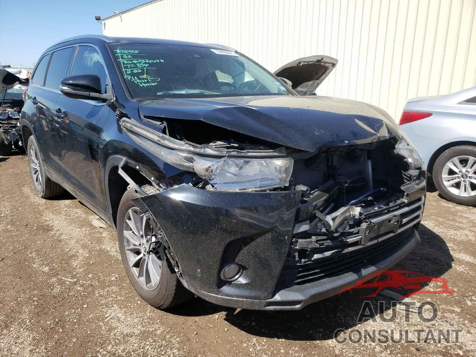 TOYOTA HIGHLANDER 2018 - 5TDKZRFH9JS532216