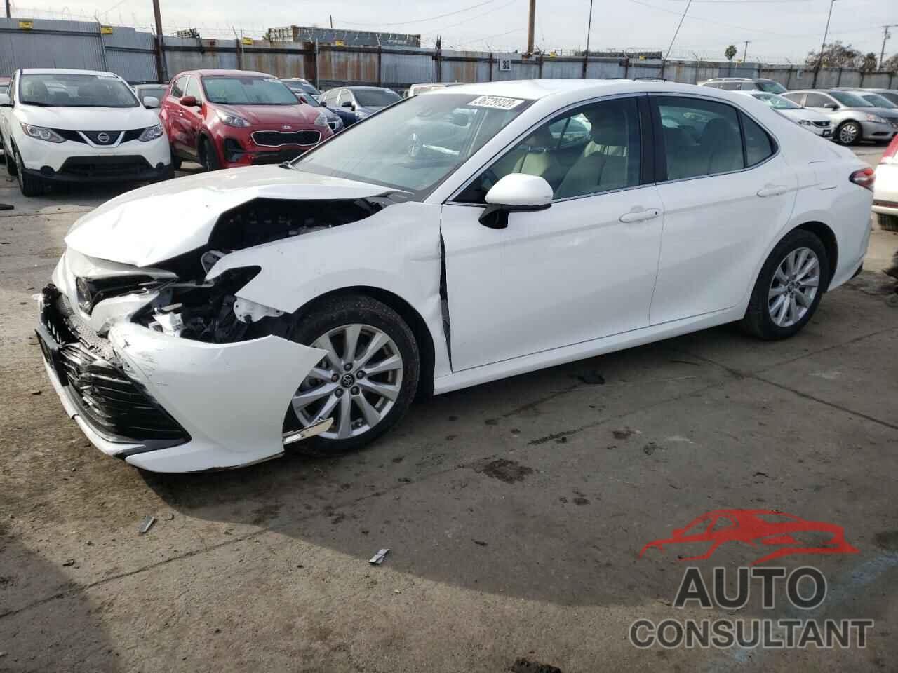 TOYOTA CAMRY 2018 - 4T1B11HK6JU056726