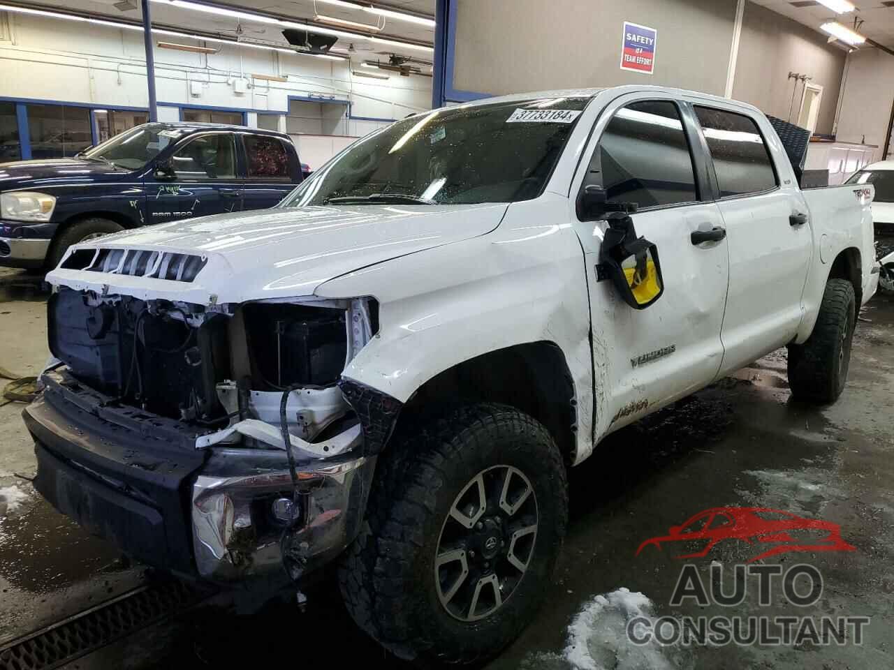 TOYOTA TUNDRA 2019 - 5TFDY5F13KX829386