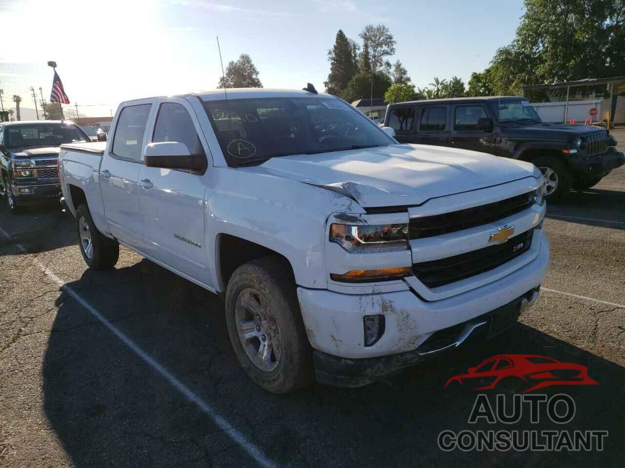 CHEVROLET SILVERADO 2018 - 3GCUKREC8JG644507