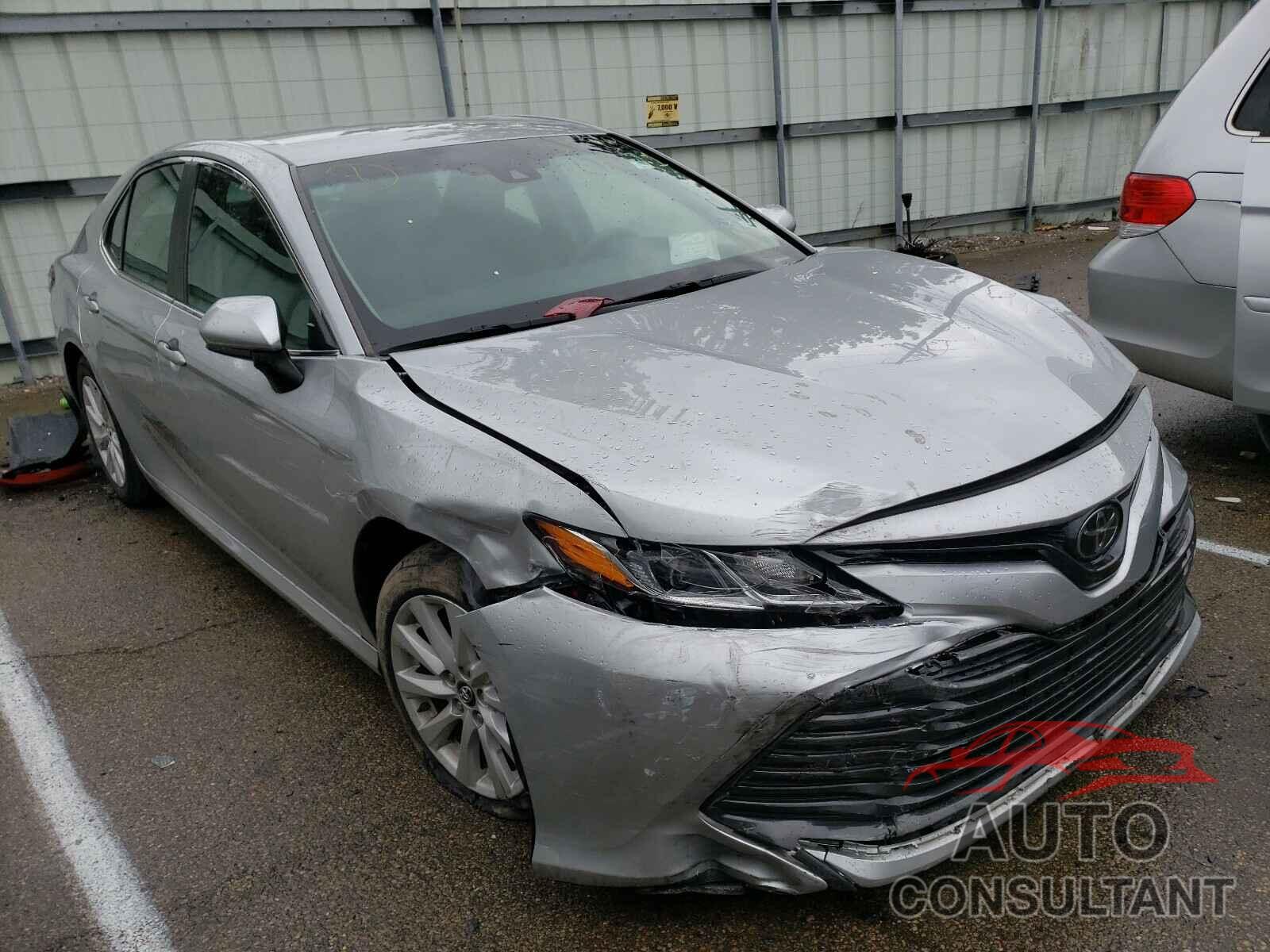TOYOTA CAMRY 2018 - 4T1B11HK5JU625937