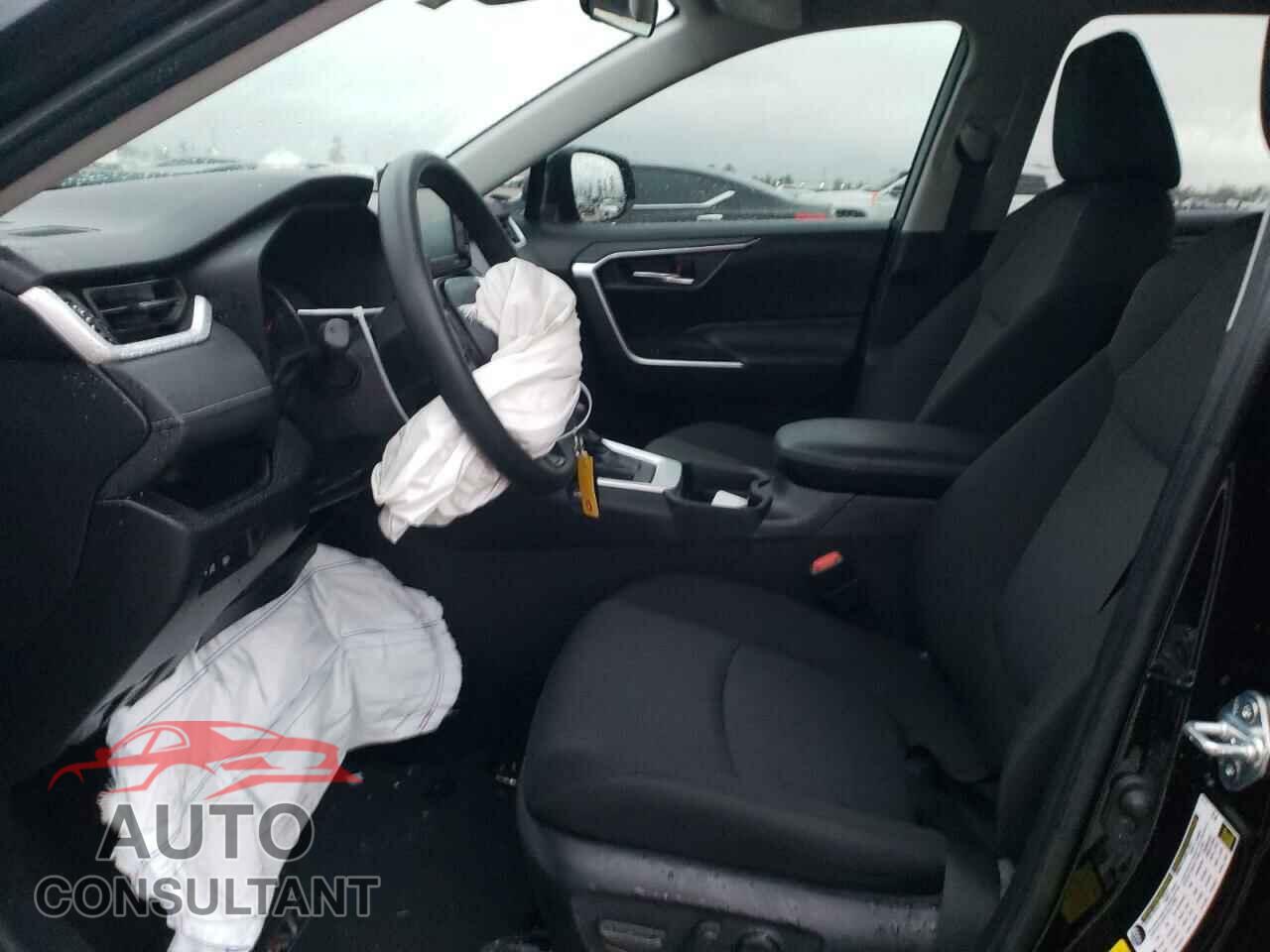 TOYOTA RAV4 2021 - 2T3W1RFV0MC093054
