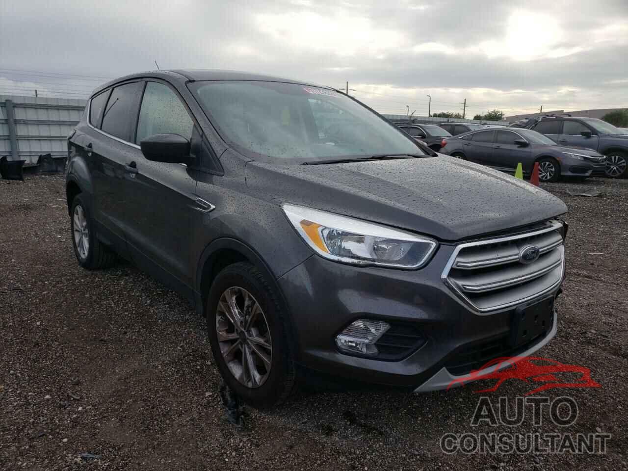 FORD ESCAPE 2017 - 1FMCU9GD5HUC37663