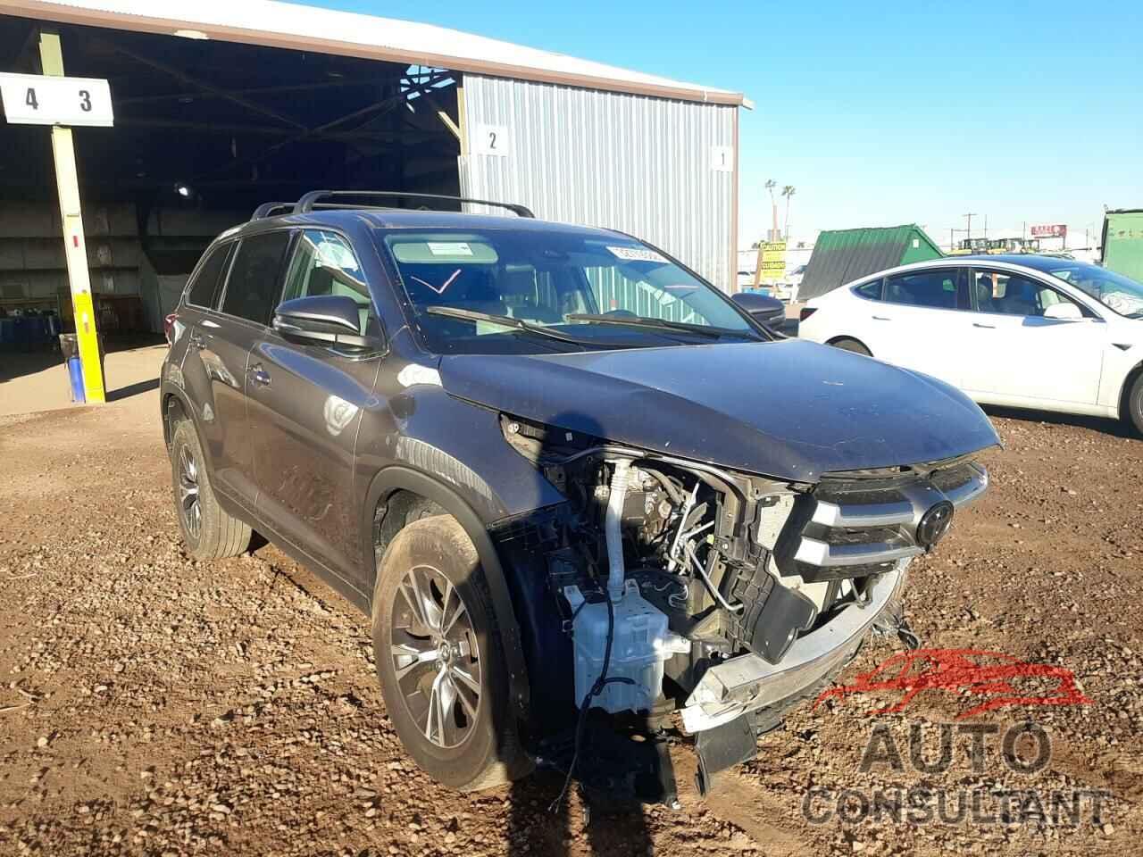 TOYOTA HIGHLANDER 2019 - 5TDZARFH1KS056616