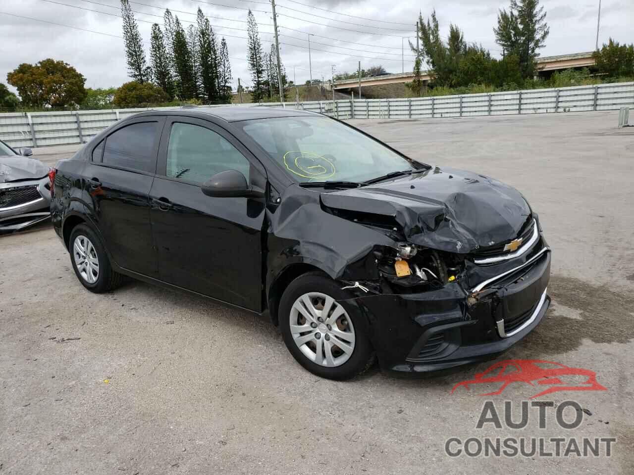 CHEVROLET SONIC 2018 - 1G1JB5SH8J4114703