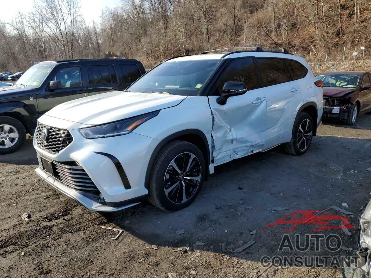 TOYOTA HIGHLANDER 2022 - 5TDLZRBH0NS240020