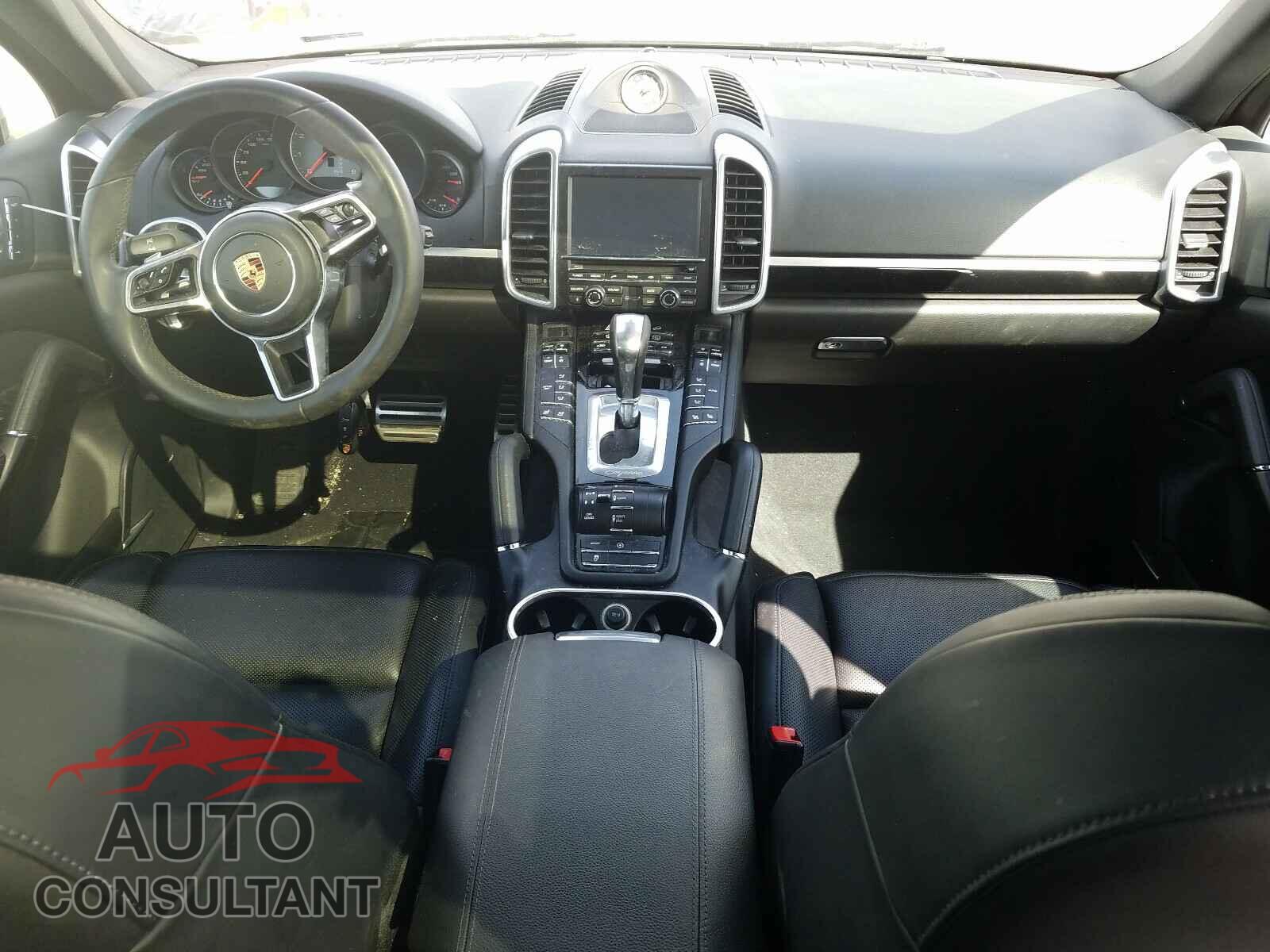 PORSCHE CAYENNE 2016 - WP1AB2A27GLA95559