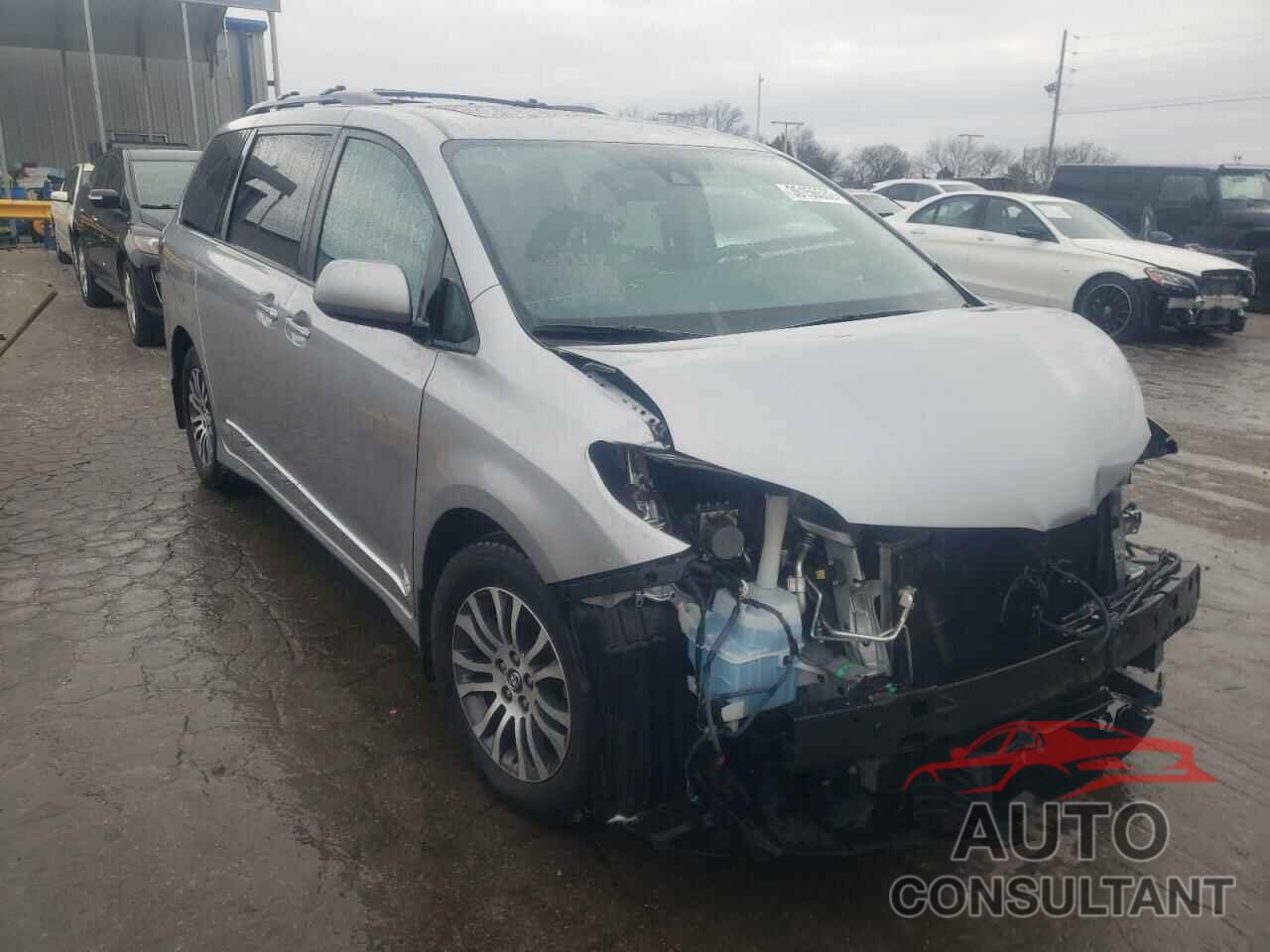 TOYOTA SIENNA 2018 - 5TDYZ3DCXJS942196