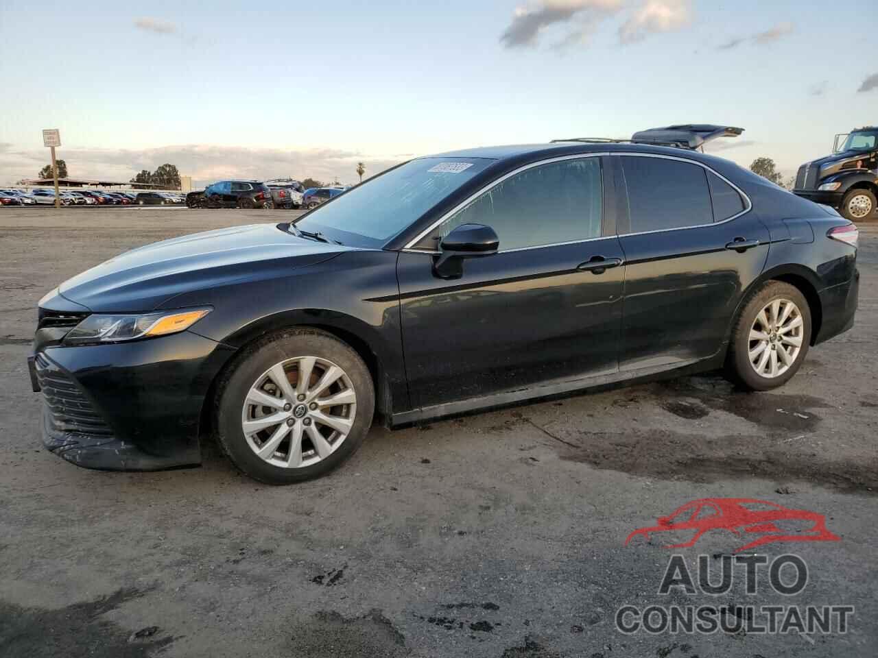 TOYOTA CAMRY 2018 - 4T1B11HK5JU122067