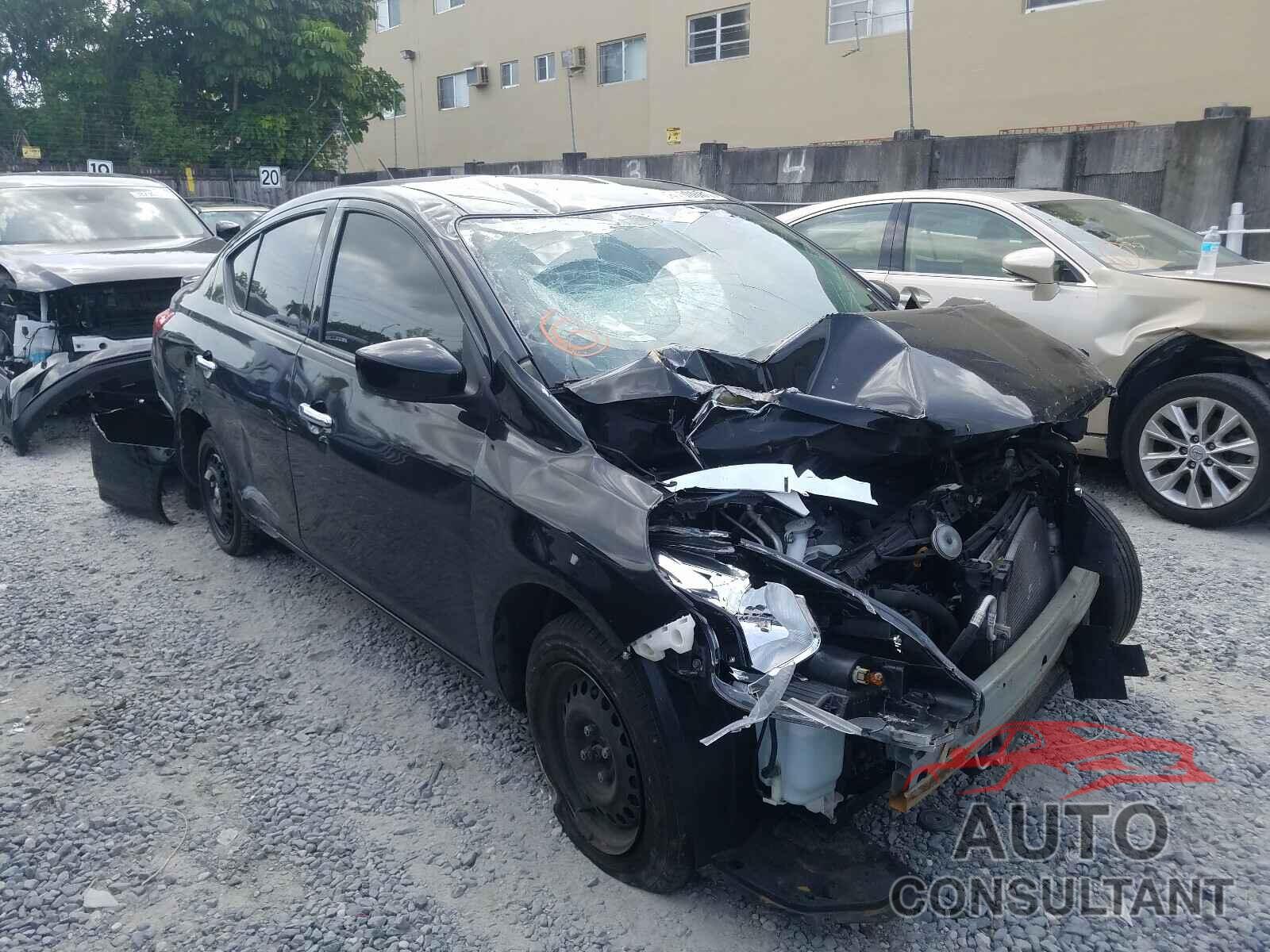 NISSAN VERSA 2018 - 3N1CN7AP6JL857854