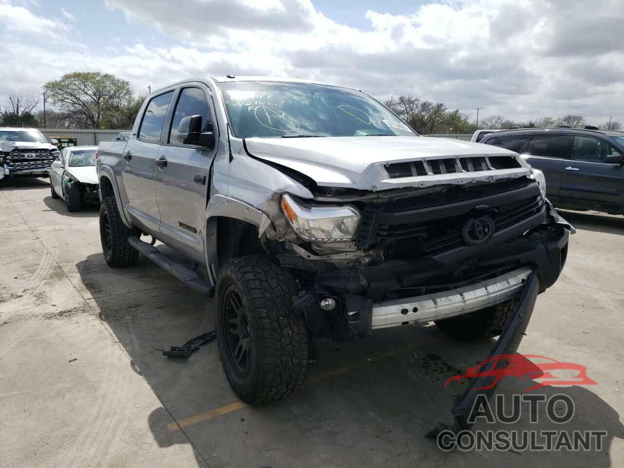 TOYOTA TUNDRA 2017 - 5TFDW5F18HX662506