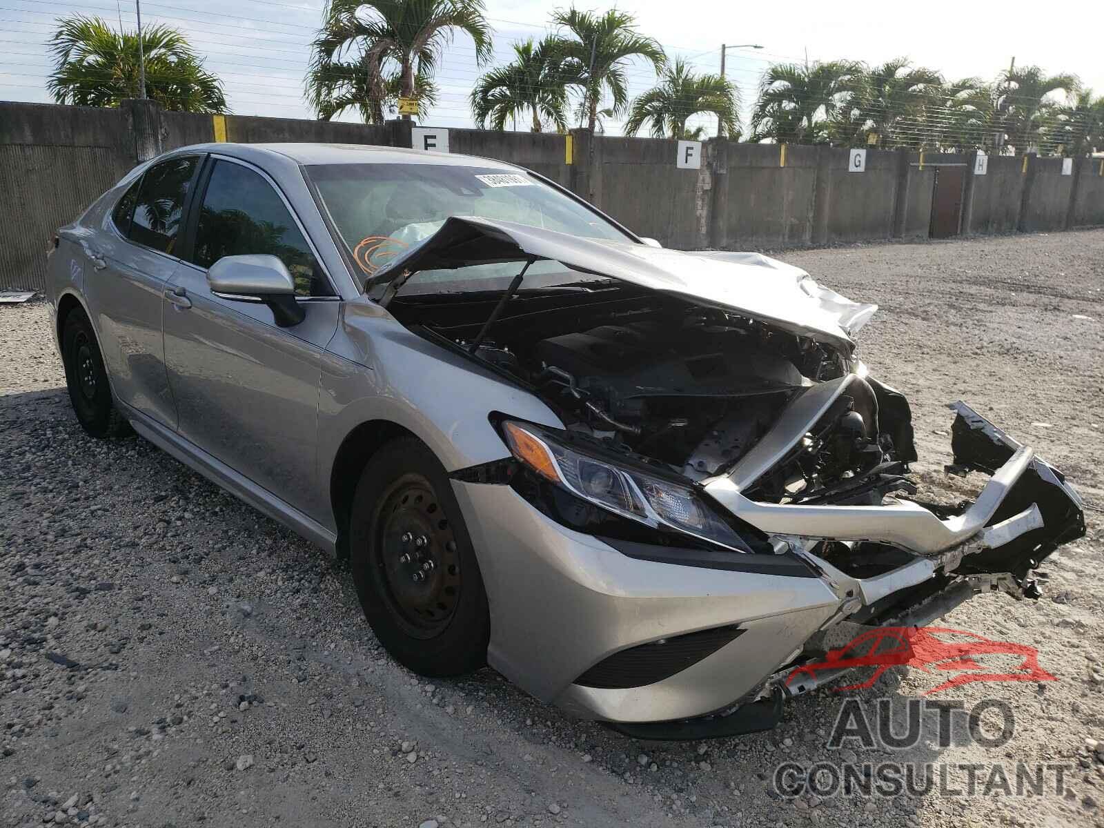 TOYOTA CAMRY 2018 - 4T1B11HK8JU581898