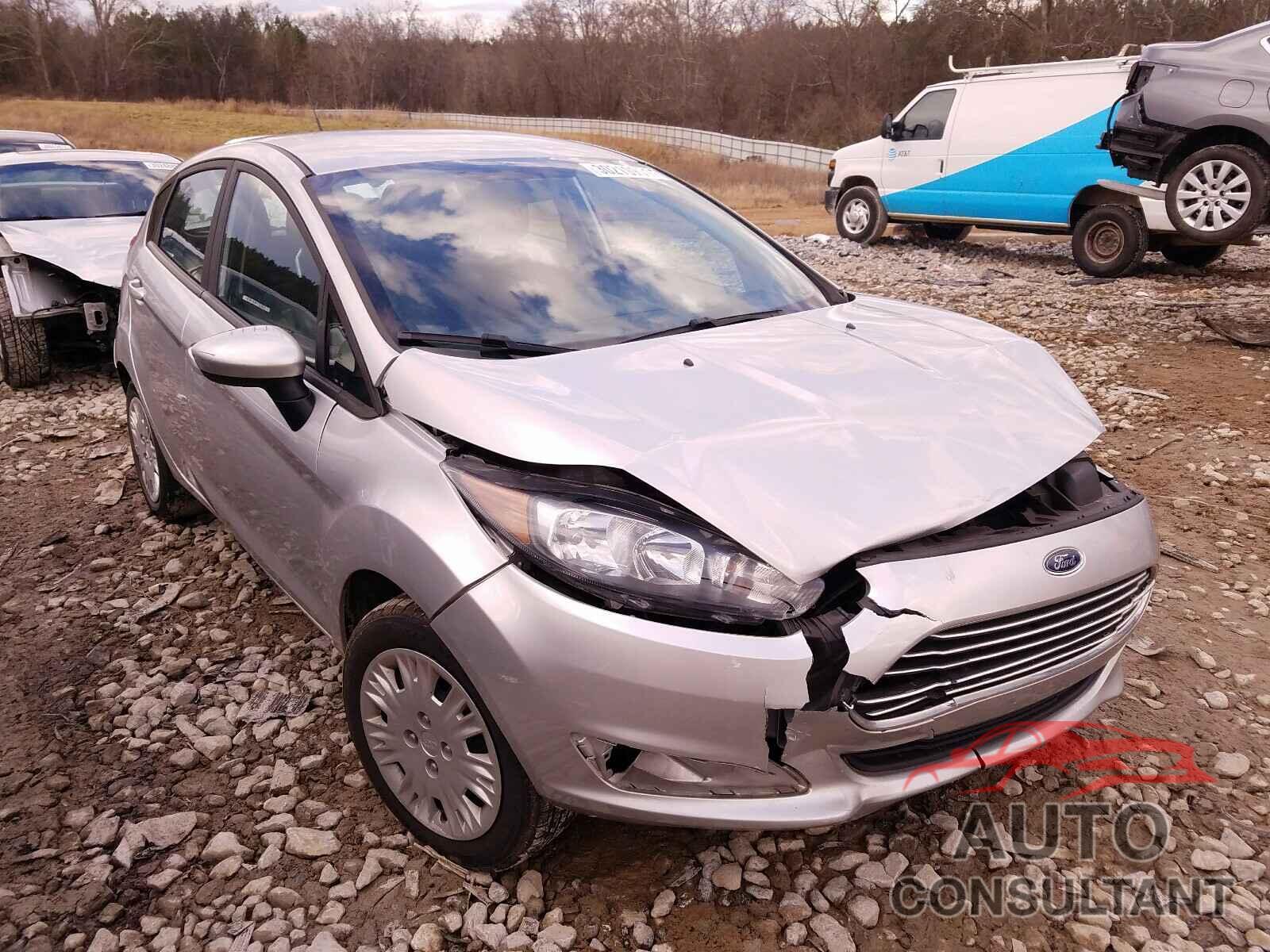 FORD FIESTA 2018 - 3FADP4TJ8JM114888