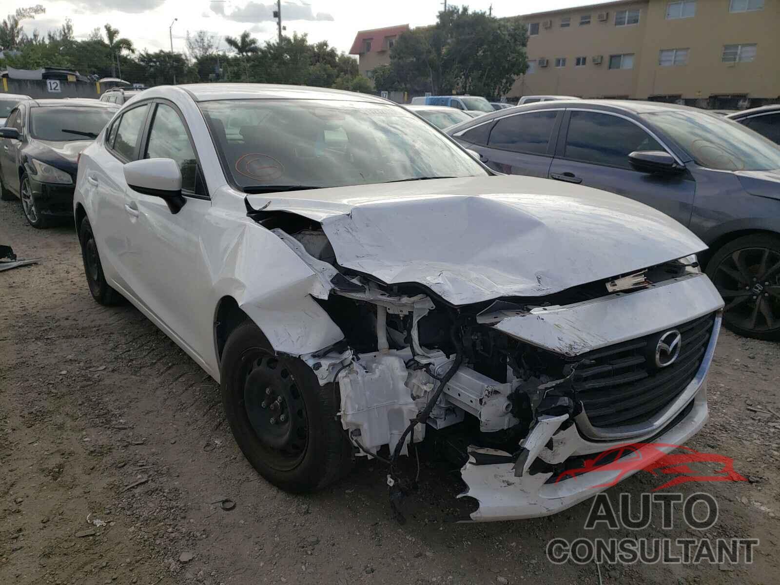 MAZDA 3 2018 - 3MZBN1U72JM251640