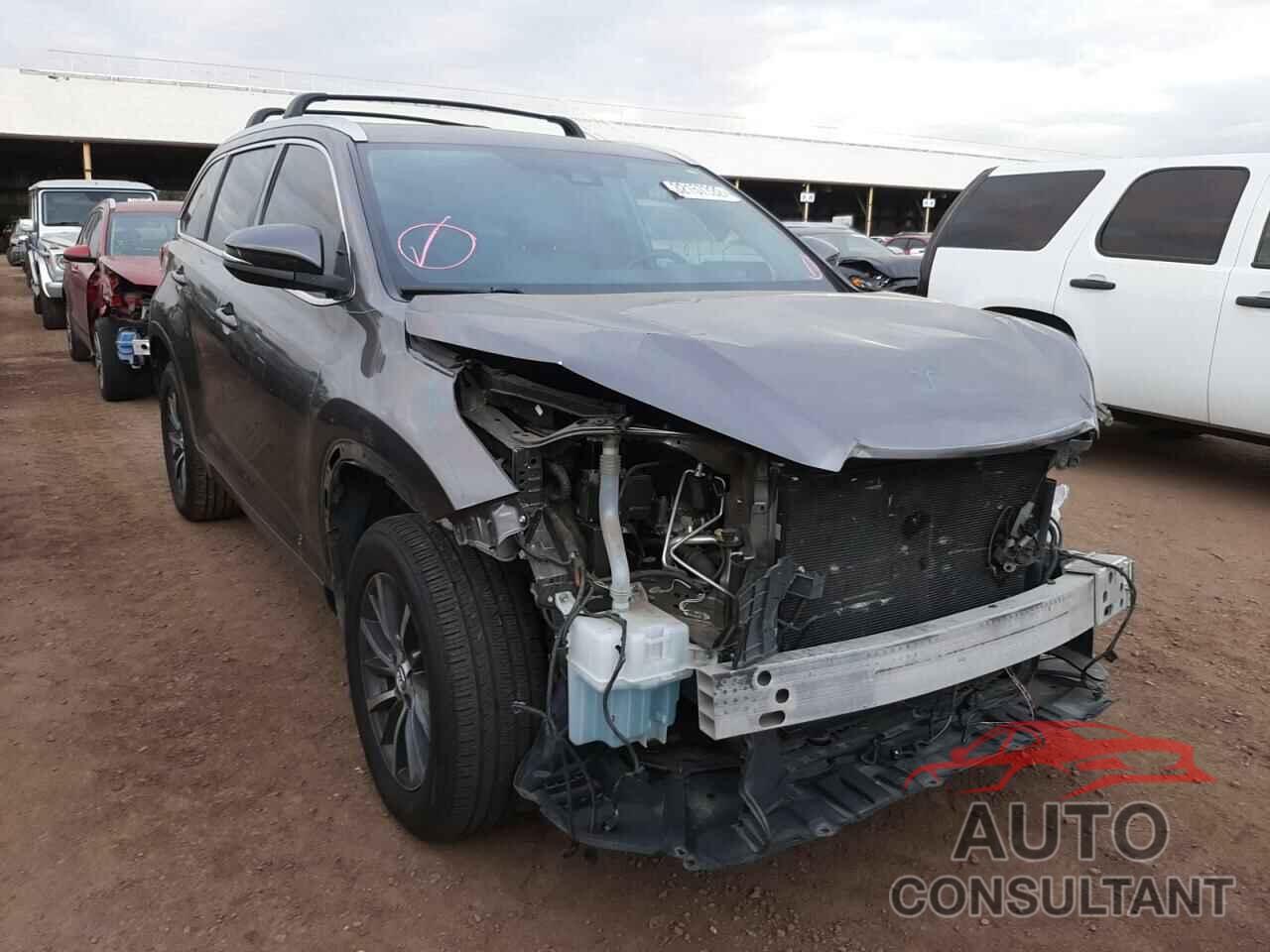 TOYOTA HIGHLANDER 2018 - 5TDKZRFH9JS528943