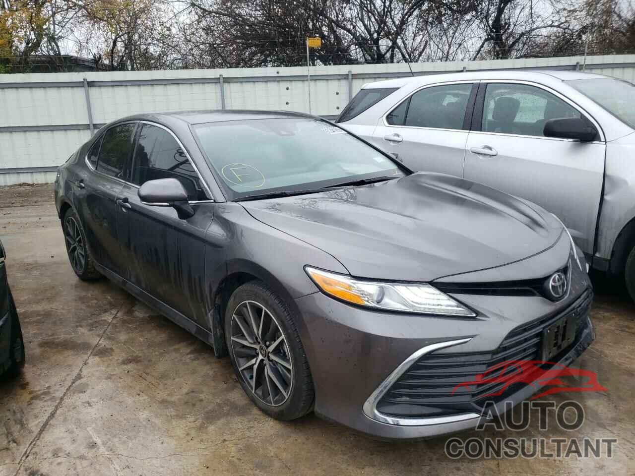 TOYOTA CAMRY 2021 - 4T1F11AK5MU570843