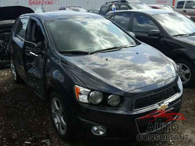 CHEVROLET SONIC 2015 - 1G1JE6SB1F4100464