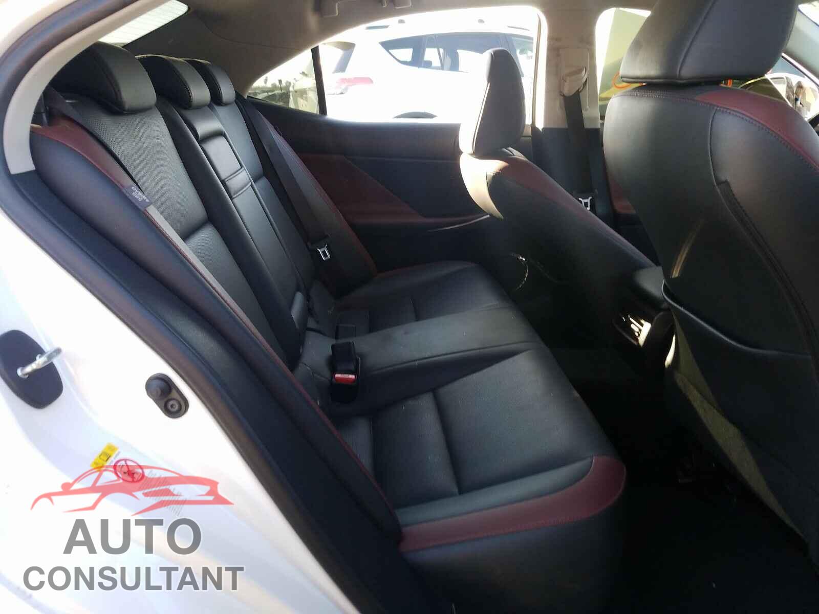LEXUS IS 2017 - JTHBA1D20H5049901