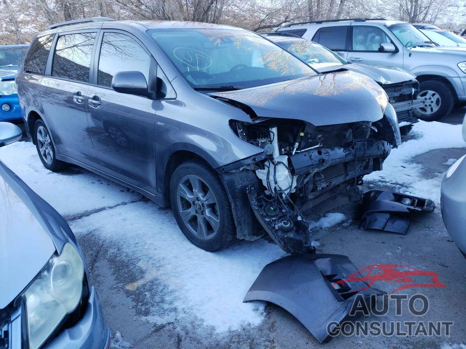 TOYOTA SIENNA 2019 - 5TDEZ3DC0KS223687