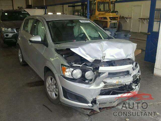 CHEVROLET SONIC 2016 - 1G1JC6SG2G4149577
