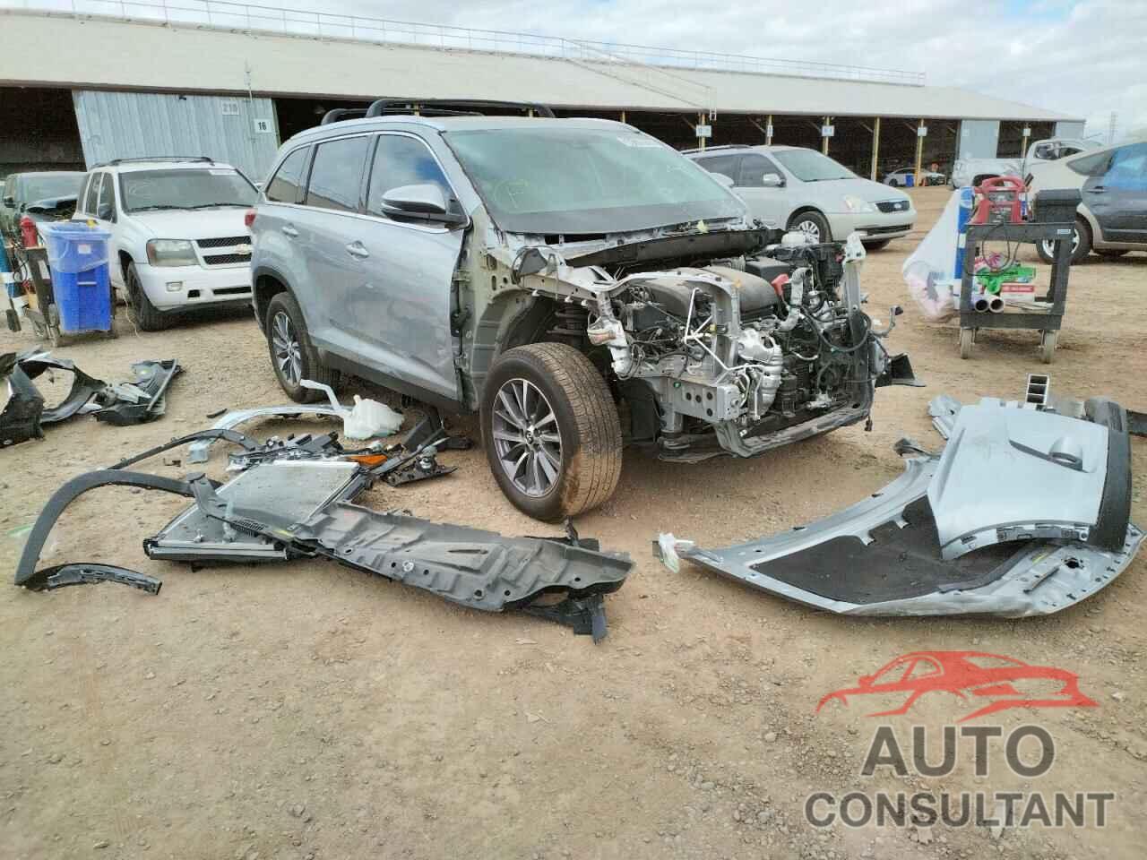 TOYOTA HIGHLANDER 2019 - 5TDKZRFH1KS321559