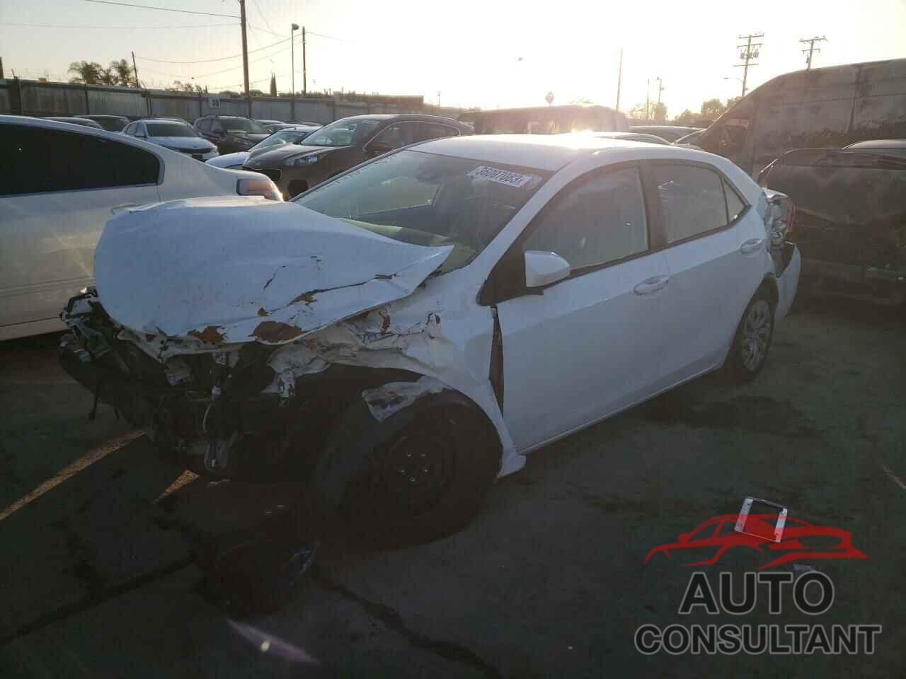 TOYOTA COROLLA 2018 - 5YFBURHE2JP799031