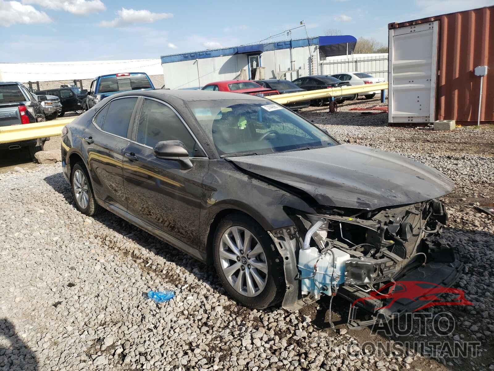 TOYOTA CAMRY 2018 - 4T1B11HK4JU513050