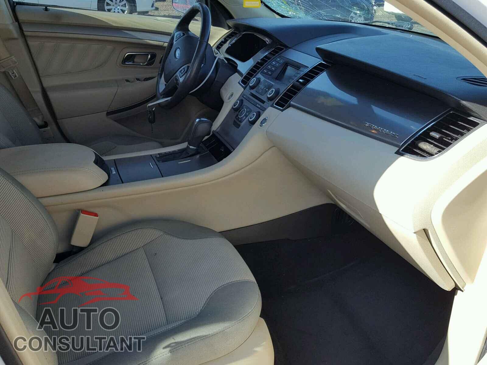 FORD TAURUS 2015 - 1FAHP2E89FG134018