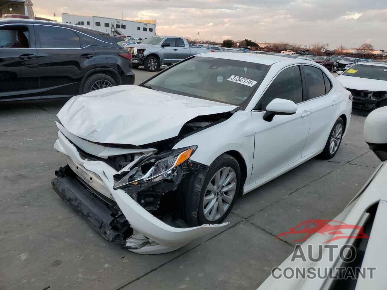 TOYOTA CAMRY 2018 - 4T1B11HK3JU592209