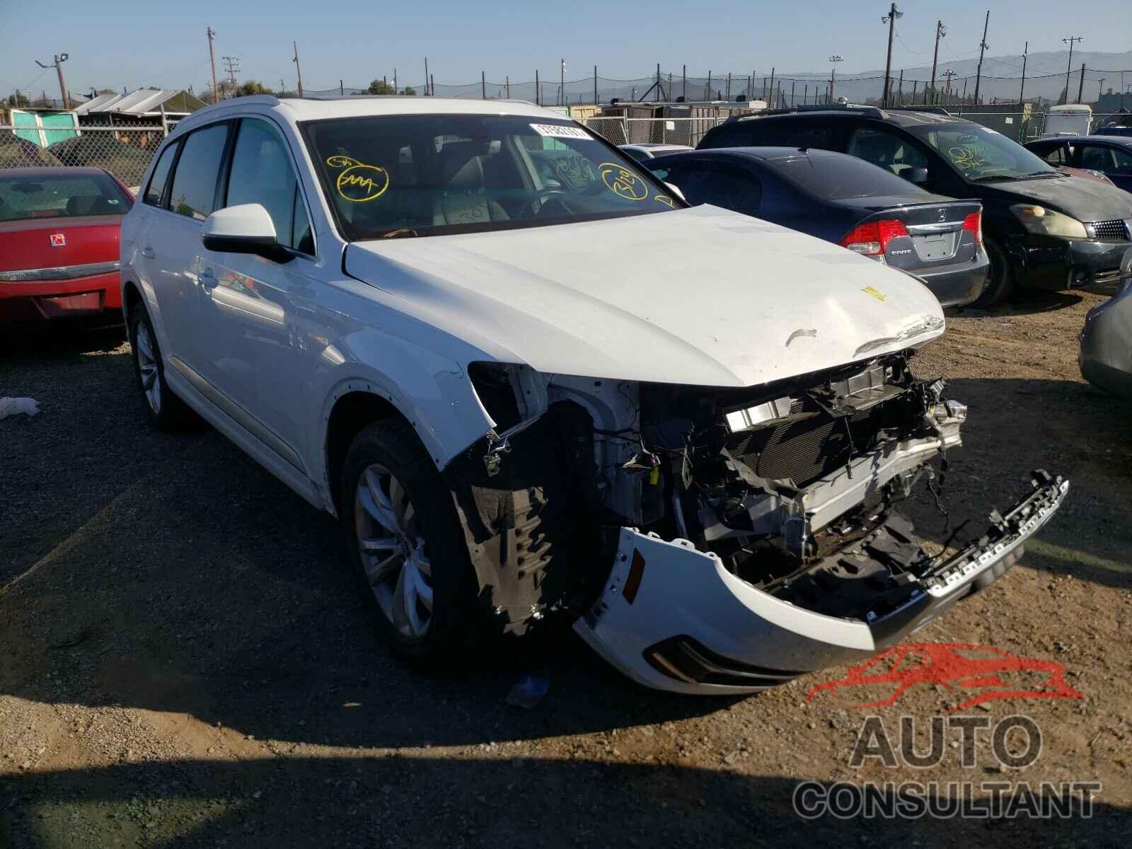 AUDI Q7 2018 - WA1LHAF79JD021157